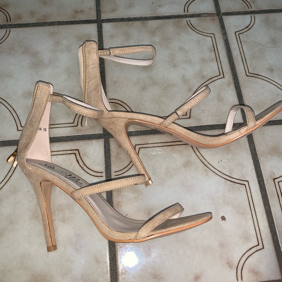 ✨ Nude Triple Strap Sandals Heels - Picture 2 of 5